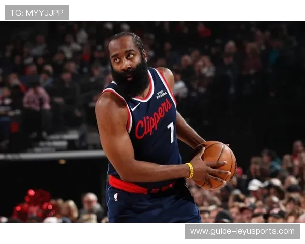 哈登突破造杀伤，快船进攻端节奏完美